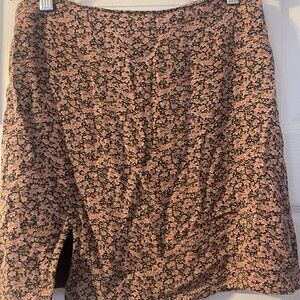 American Eagle floral zip back skirt w/front slit - size XS